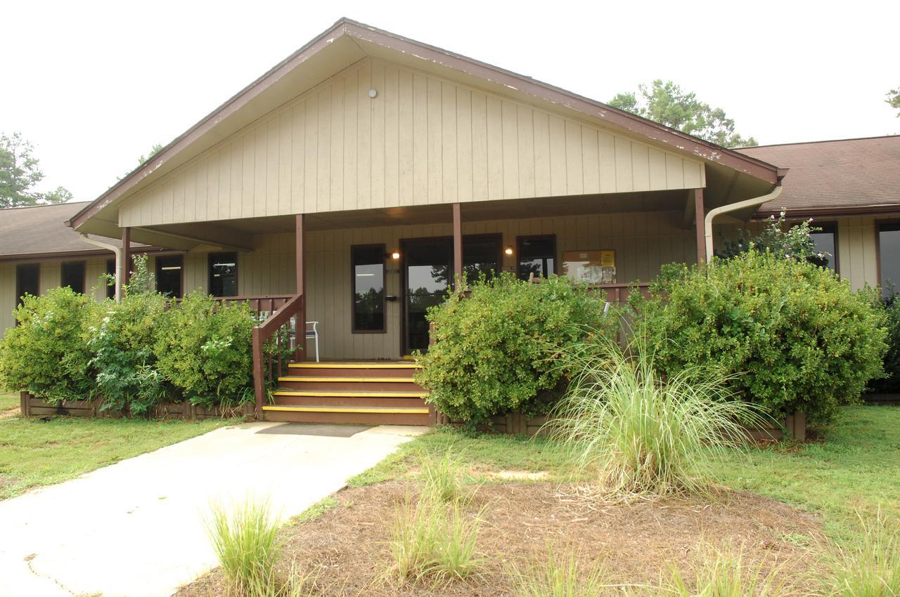 Carolina Landing Camping Resort Two-Bedroom Cabin 1 Fair Play Bagian luar foto
