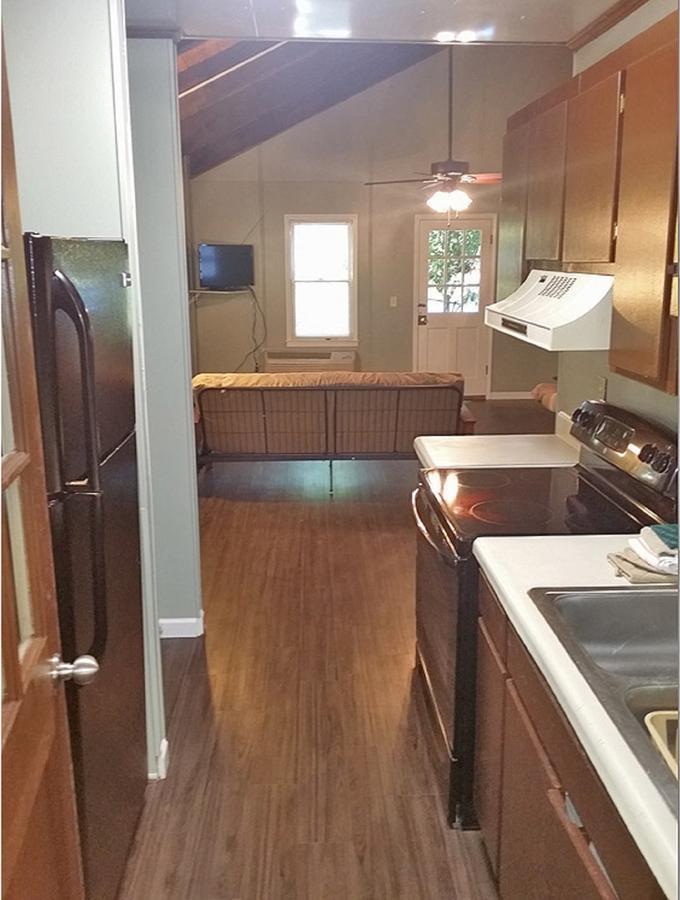 Carolina Landing Camping Resort Two-Bedroom Cabin 1 Fair Play Bagian luar foto